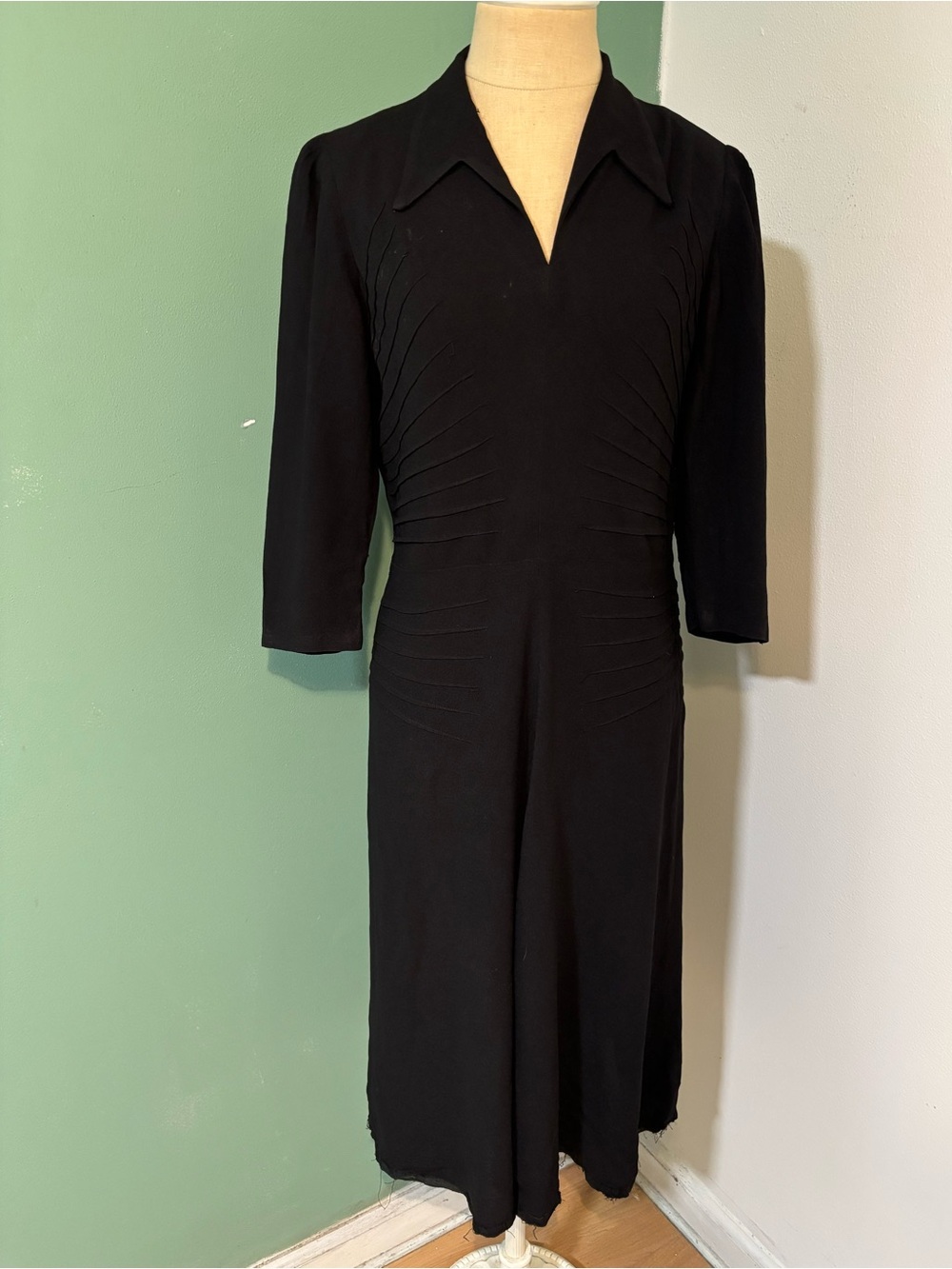 Vintage 1940’s Black Crepe 
Woman’s Dress